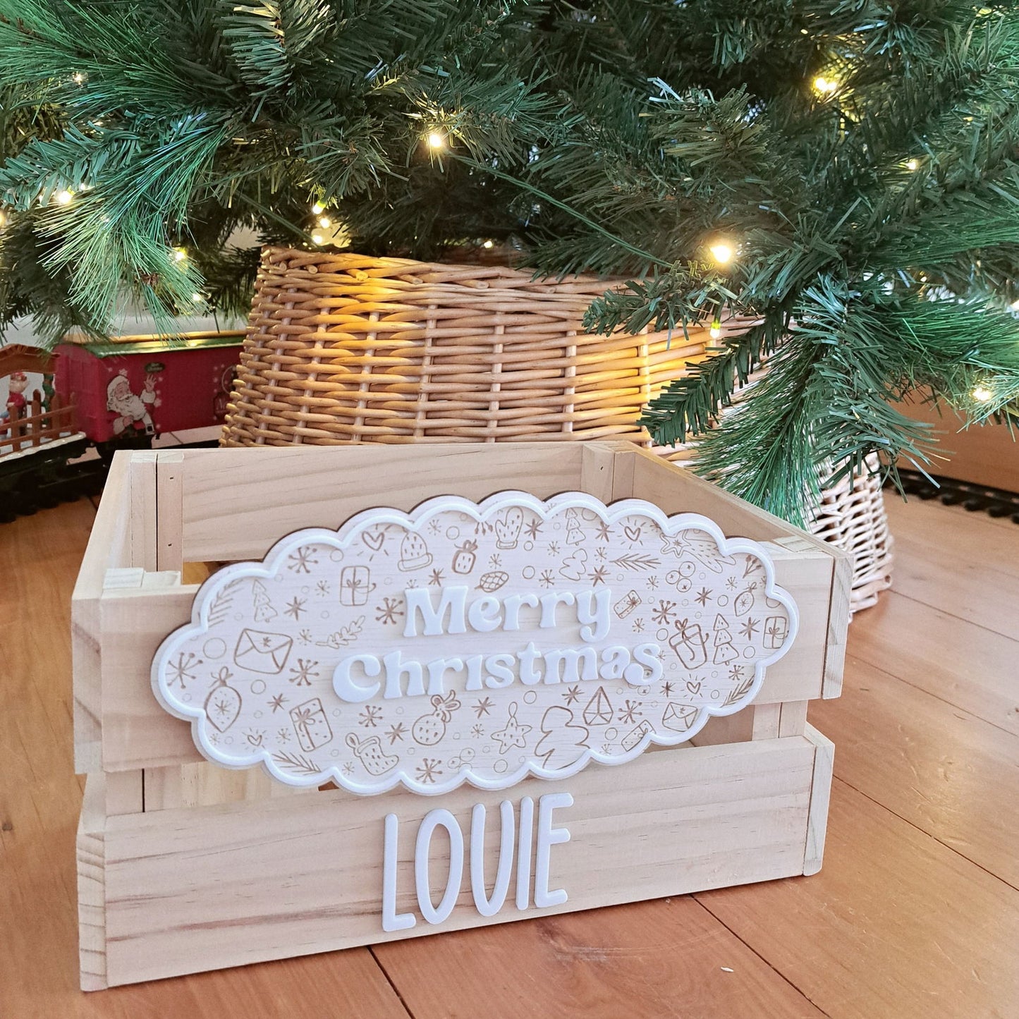 Christmas Scallop Merry Christmas Crate - Interchangeable for Easter and Birthday - Lou James Creations