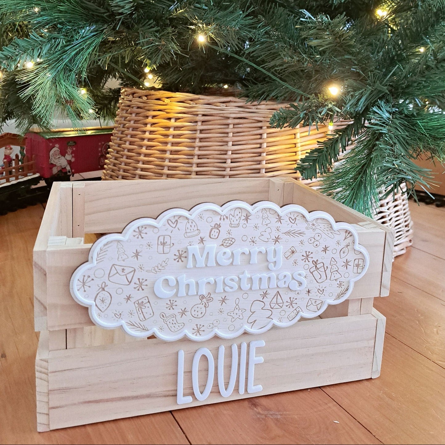 Christmas Scallop Merry Christmas Crate - Interchangeable for Easter and Birthday - Lou James Creations
