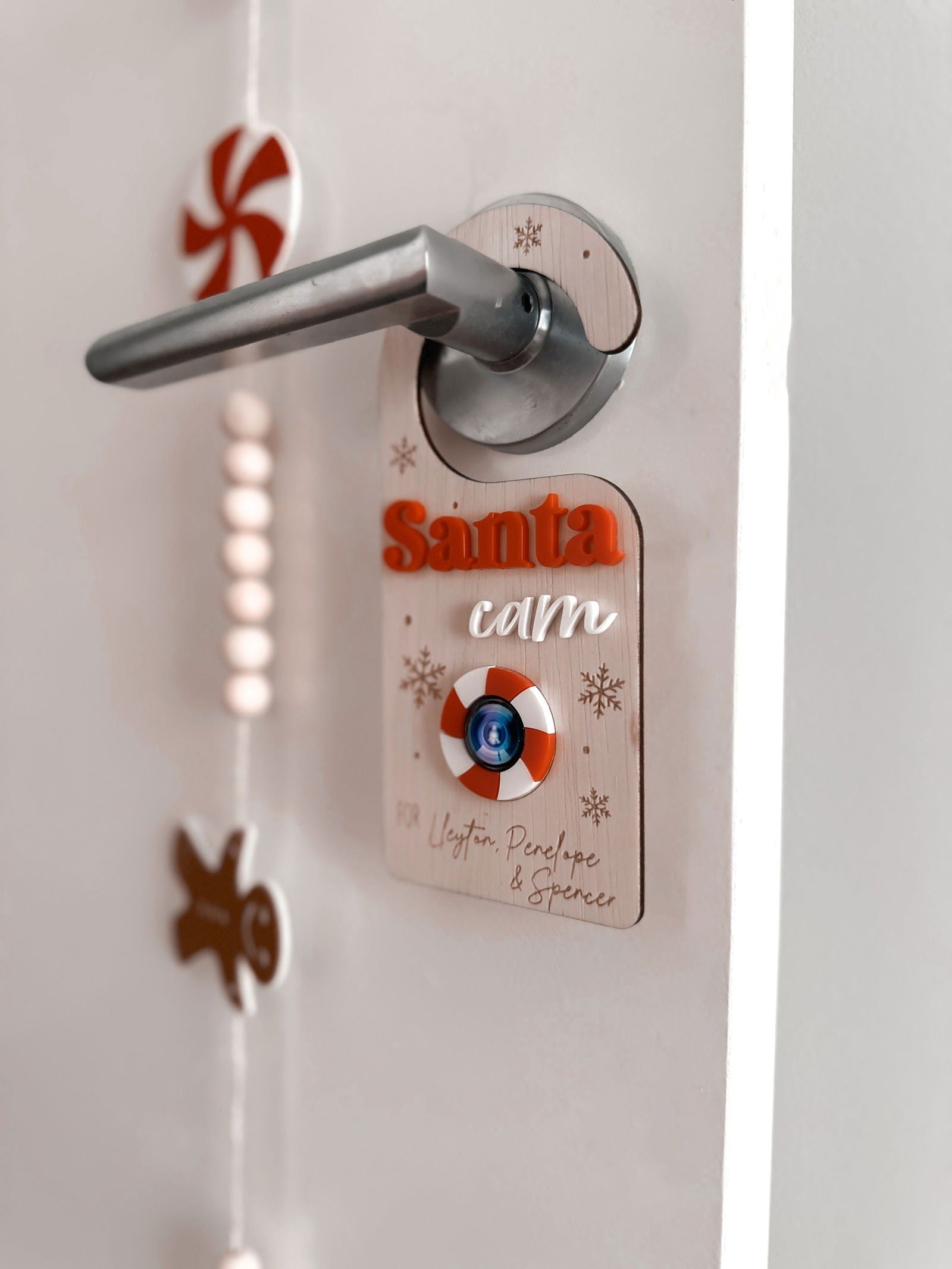 Santa Cam Door Hanger - Lou James Creations 